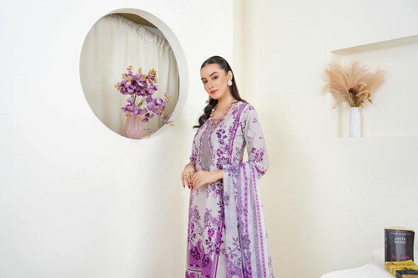 Achieve Stylish Harmony: Expert Tips for Merging Luxury Glamour with Budget-Savvy Fashion